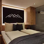 Alpenbluehn Appartement *