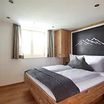 Alpenbluehn * Tschagguns