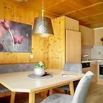 Alpenbluehn Appartement *