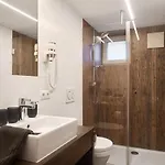 Alpenbluehn Tschagguns