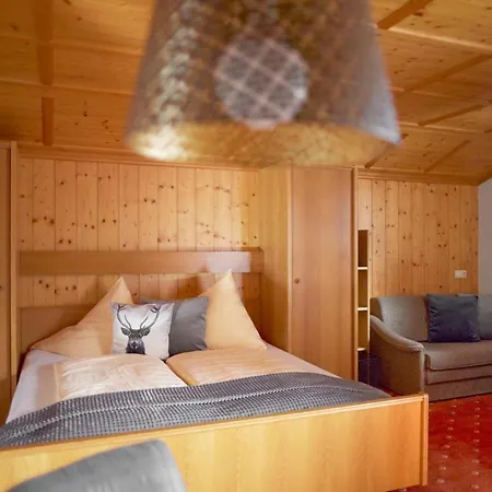 Alpenbluehn Tschagguns *