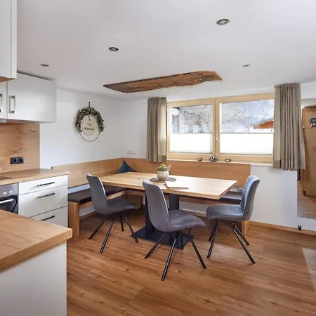 Alpenbluehn Appartement Tschagguns